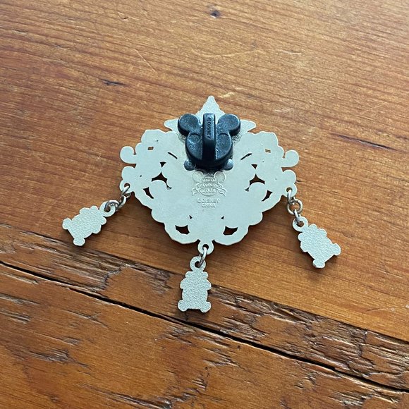 MONSTER HIGH 2008 DISNEY OFFICIAL PIN TRADING 2008 COLLECTOR PIN - Picture 3 of 4